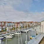 Marina, Cm22a *