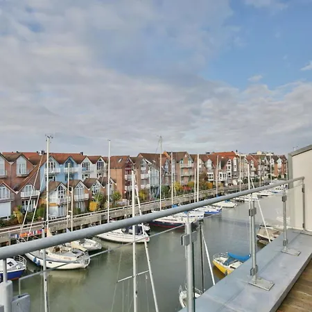 Marina, Cm22a *